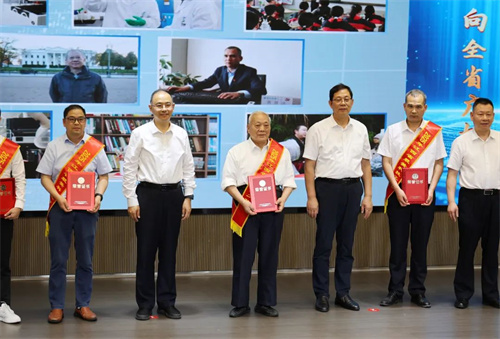 1748915142172573.jpg 640 (1).jpg