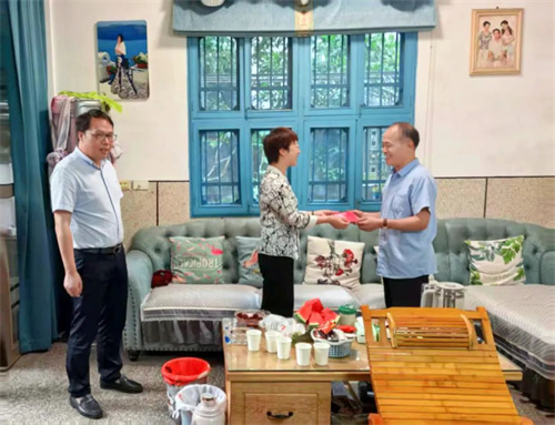 1751334836453776.jpg 640.jpg