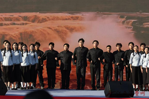 1764919783353419.png 00304738484_b8c11b18.png