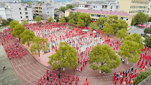 双减进行时跑操展风采江西省永新县城厢小学二部学校大课间跑操活动