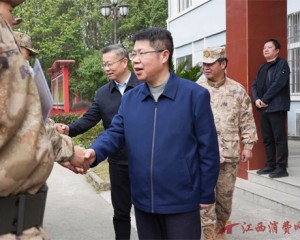 杨秀福、陈武军看望慰问役前教育新兵