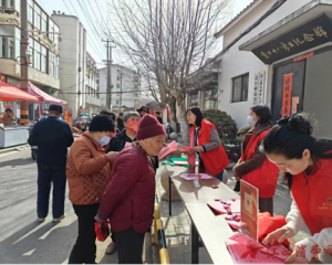 银发经济正当时 中国人寿多维守护绘晚晴